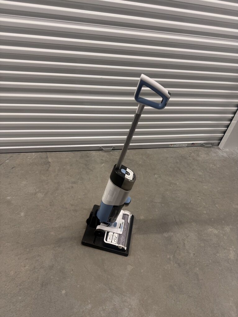 Hydro Shark Vac