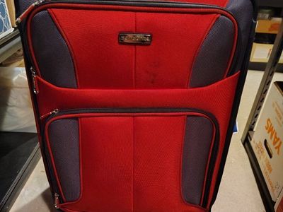 Samsonite Red Wheeled Carry-On Luggage - 25" Medium Spinner
