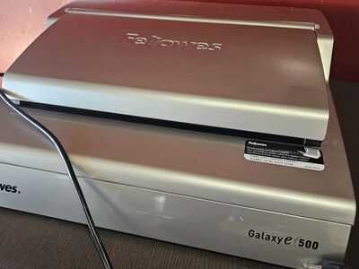 Fellowes Electric Premium Comb Binder