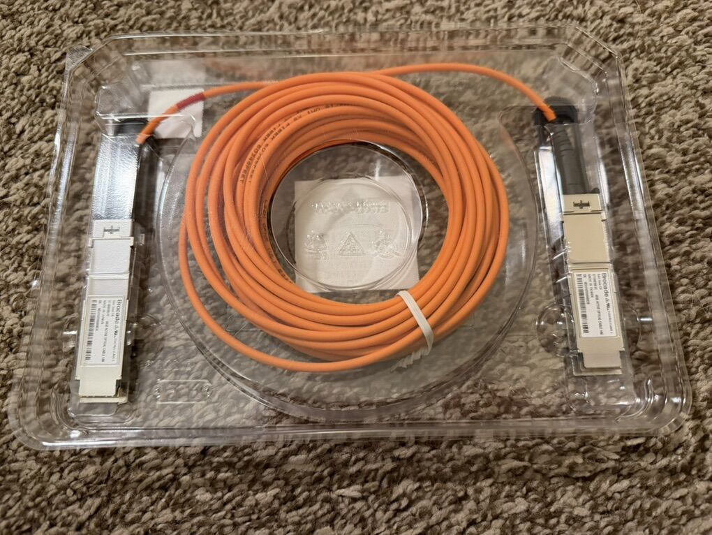 Brocade QSFP+ 40Gbps 10M Fiber Optic Cable