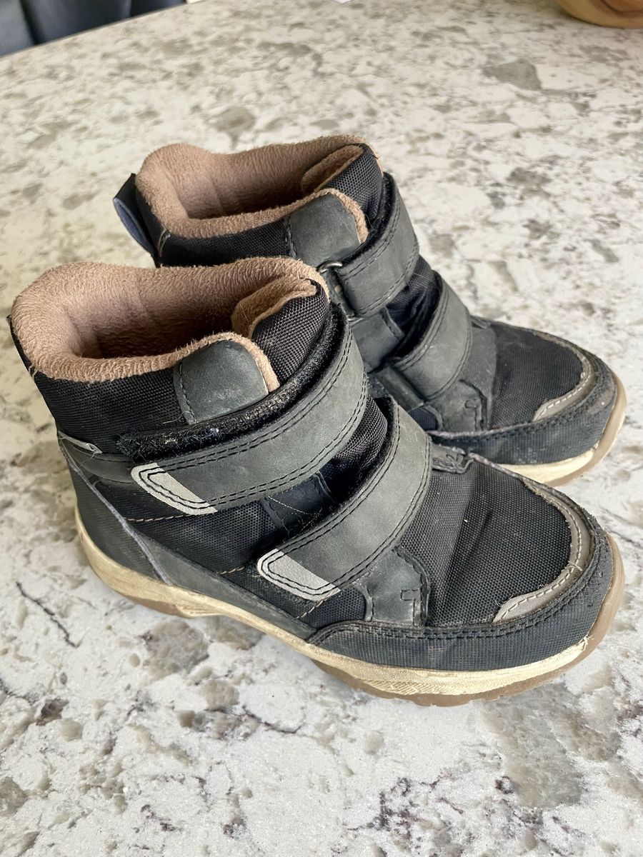 Winter waterproof shoes size 11