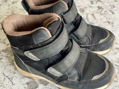 Winter waterproof shoes size 11