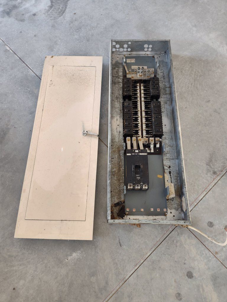 Square D 400 Amp 3 phase circuit breaker panel