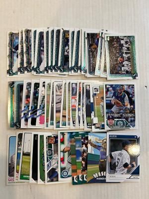 SEATTLE MARINERS 550+ Baseball card lot.