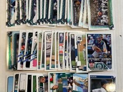 SEATTLE MARINERS 550+ Baseball card lot.