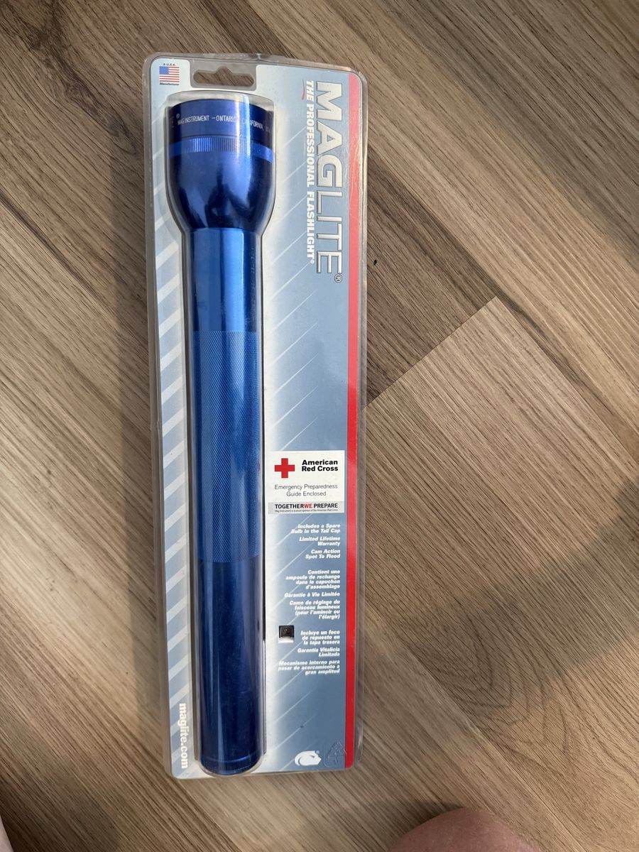 Maglite Professional Flashlight - Blue, Spot to Flood Beam