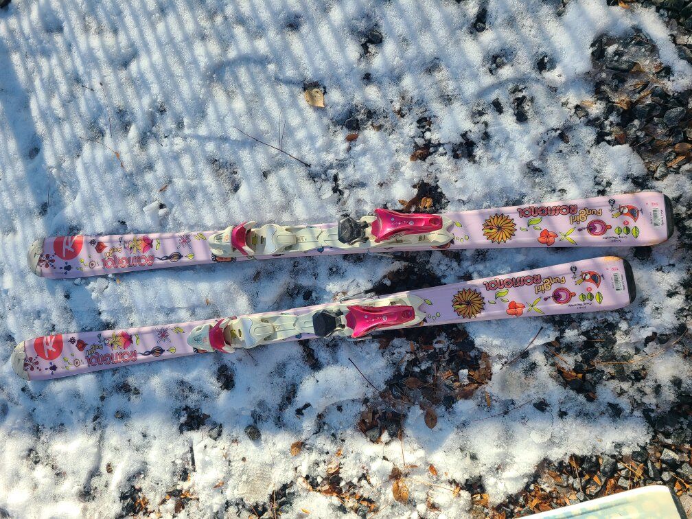 girls 140cm skis, boots and poles avail