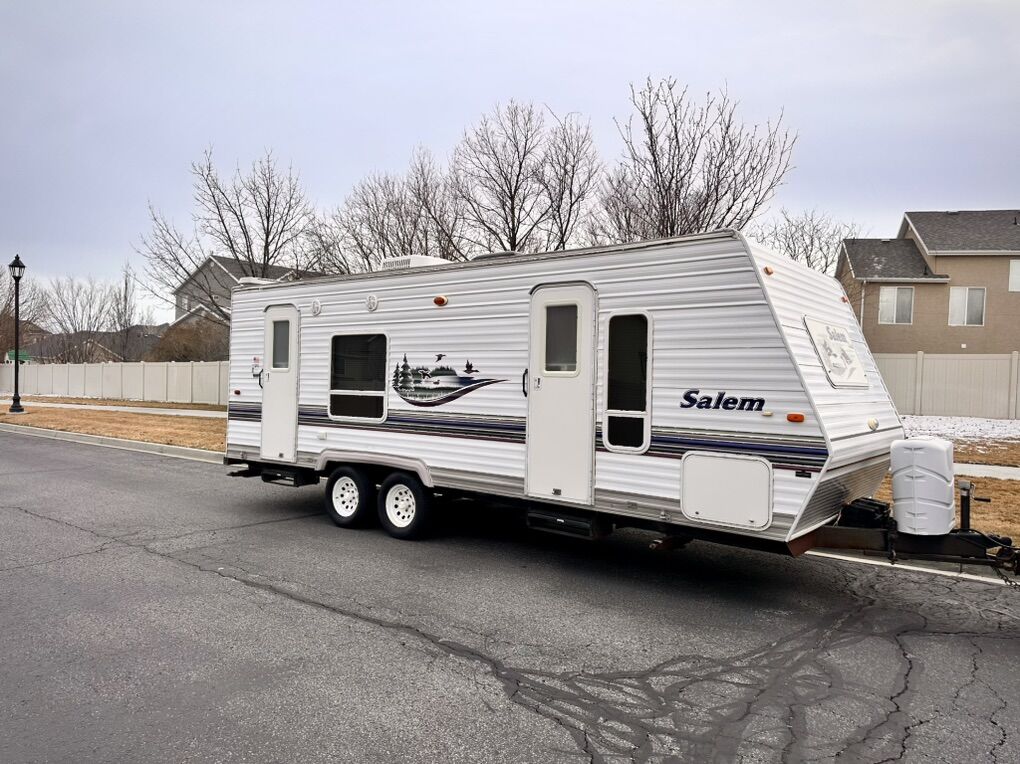 2005 Salem Lite With Slideout