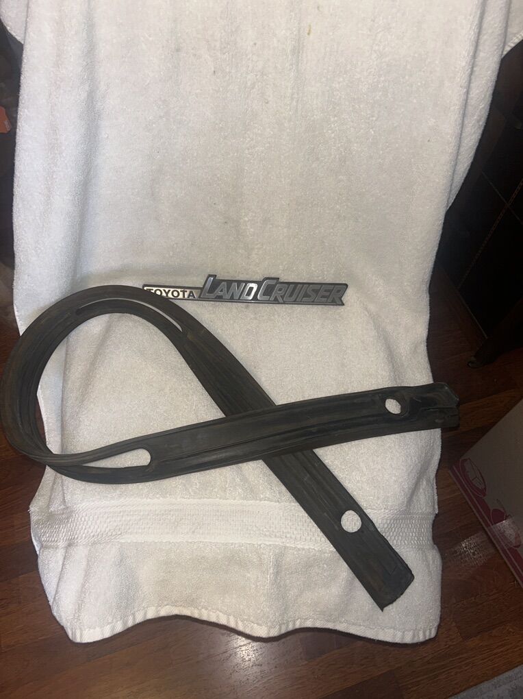 Toyota Land Cruiser Fj40 Winshield Lower Gasket