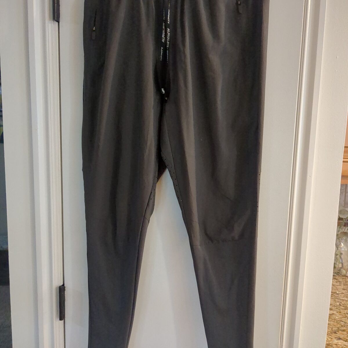 Men's medium Alphalete infinity joggers