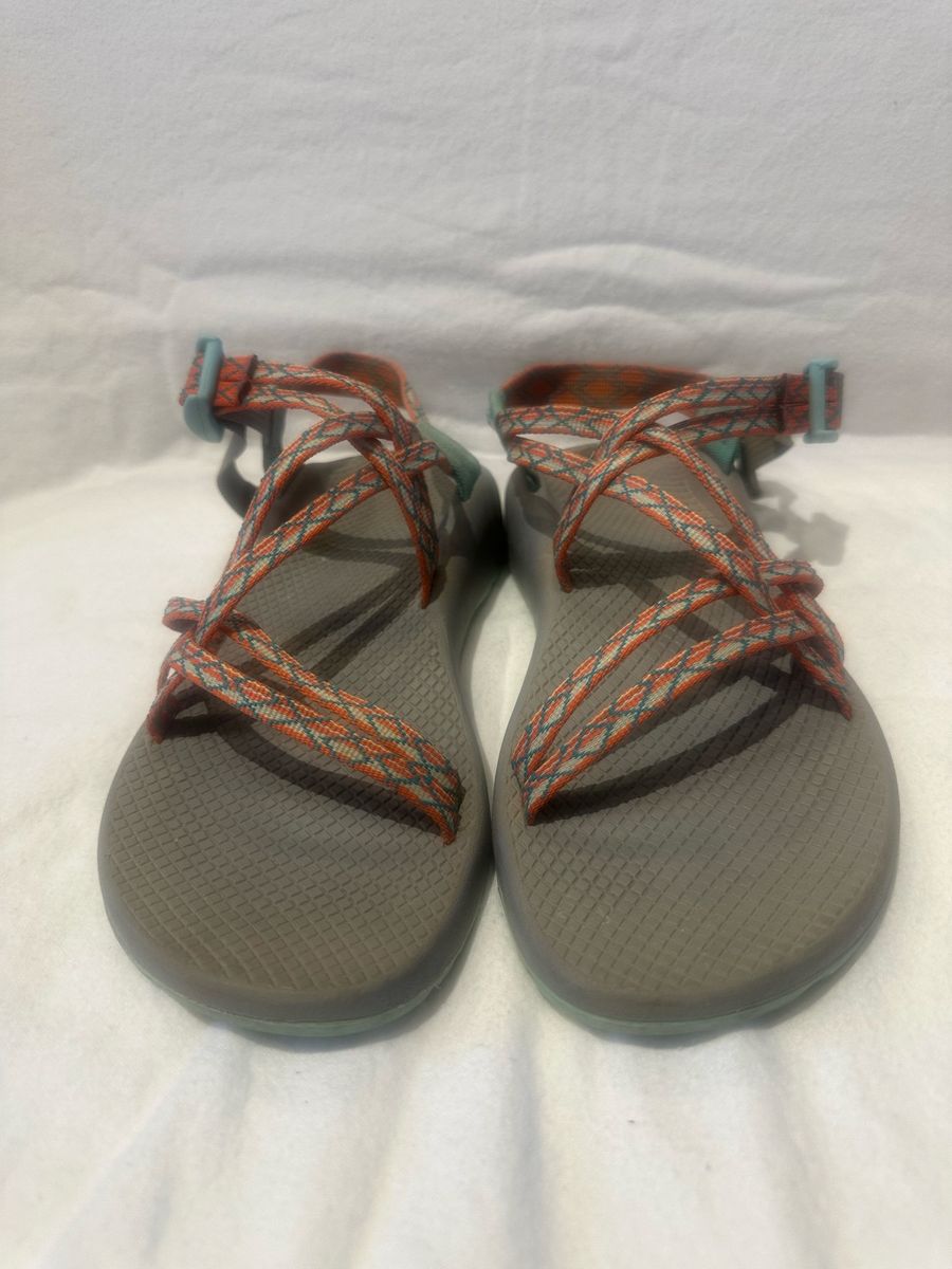 Chaco women’s size 10 orange/teal hiking sandals