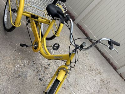 Adult Tricycle 7 spy Cruiser Bike w/ Basket & Backrest - Yellow, Good Condition 250 or best offer