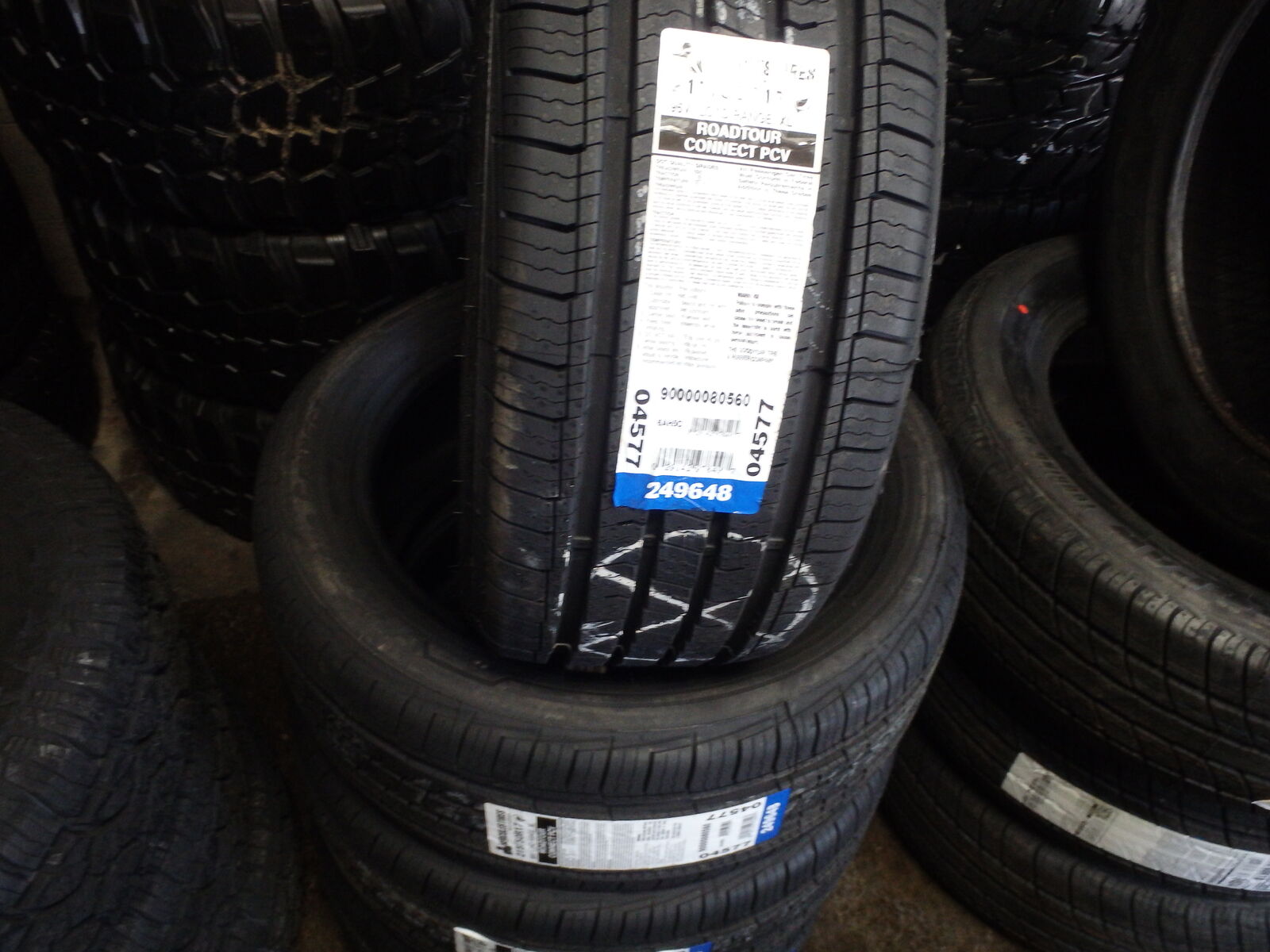 215/50R17 HERCULES ROADCONNECT AS SET OF BRAND NEW TIRES