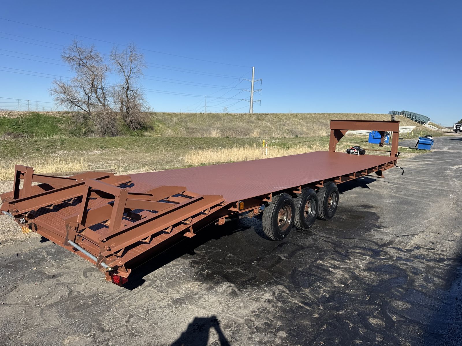 Goose Neck, Flatbed Trailer/Car Hauler 30'