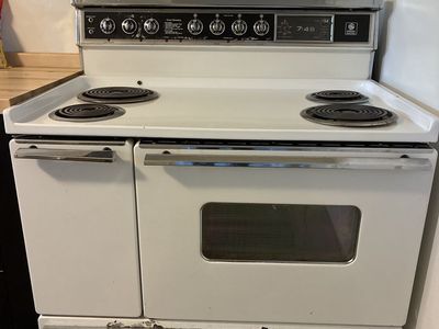 Vintage 40” electric stove GE FREE