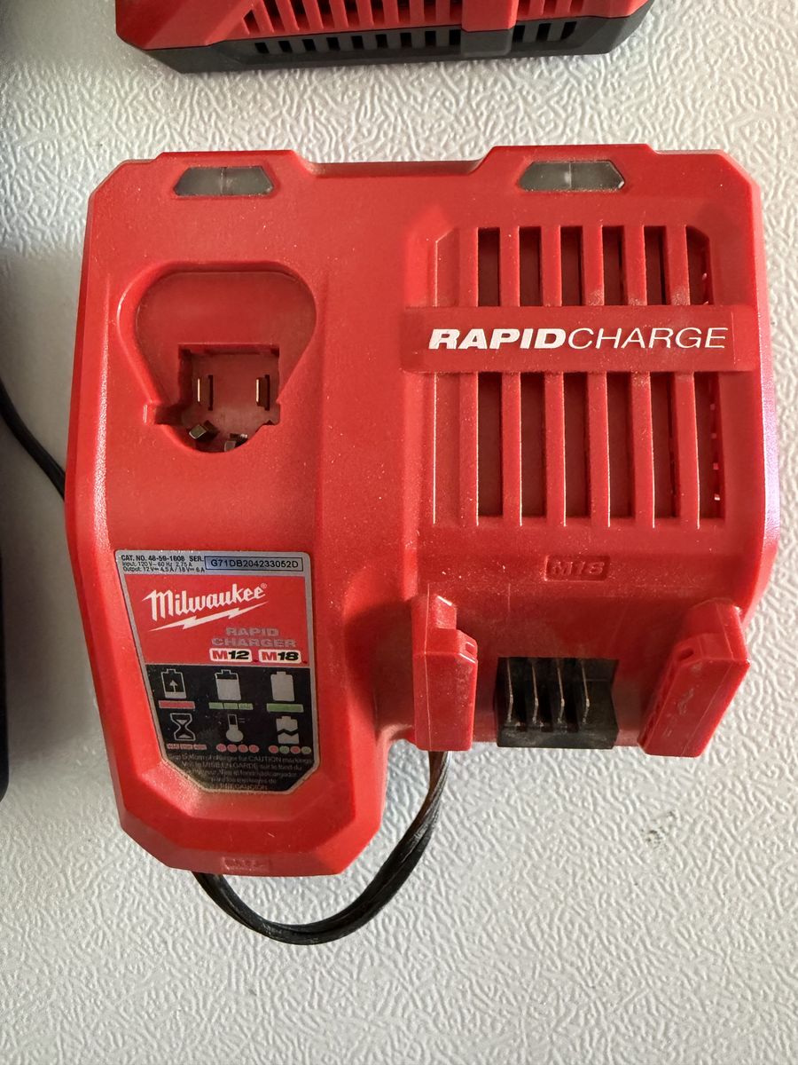 Milwaukee M12 & M18 Rapid Charger