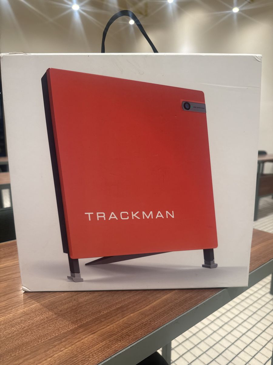 TrackMan 4 Golf Simulator Package – Projector, PC, Monitor & Turf