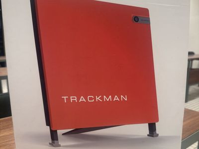 TrackMan 4 Golf Simulator Package – Projector, PC, Monitor & Turf