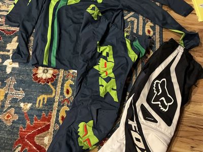 Fox Racing 180 Motocross Gear Set - 2 Jerseys (M, XL) & 2 Pants (L,XL) - Blue/Green/Black/White