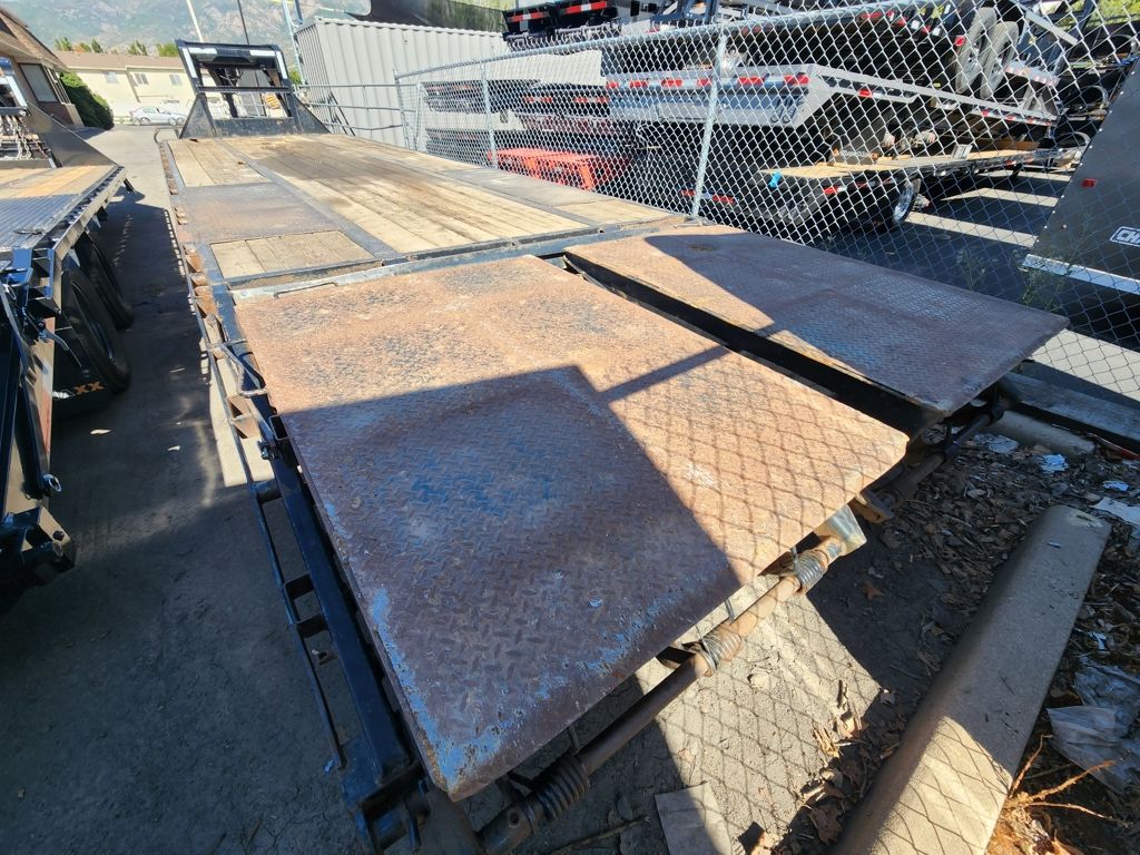 Main image 6