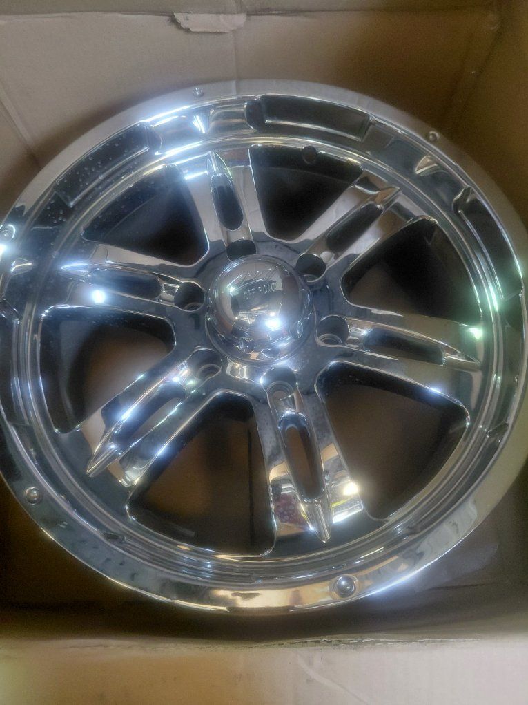 looking for at chevy wheels 6x5.5 18"wheel chrome brand MB OFF ROAD