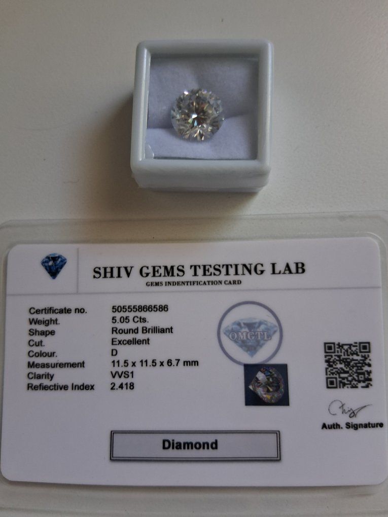 Shiv Gems 5.05 Cts Round Brilliant Diamond D VVS1 Excellent Cut 11.5x11.5x6.7mm