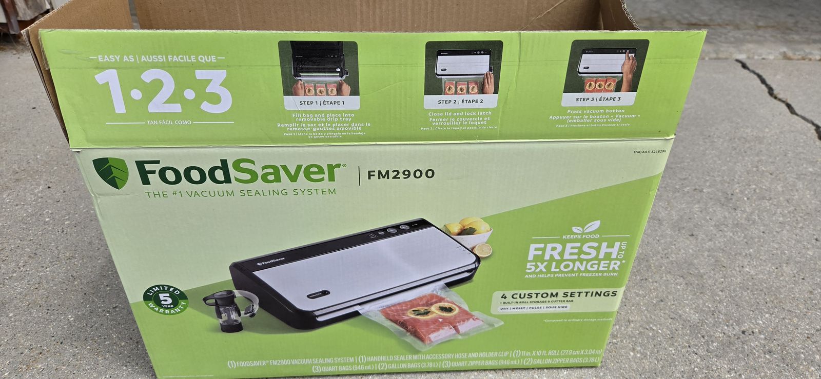 FoodSaver FM2900 Vacuum Sealer – Like New in Box