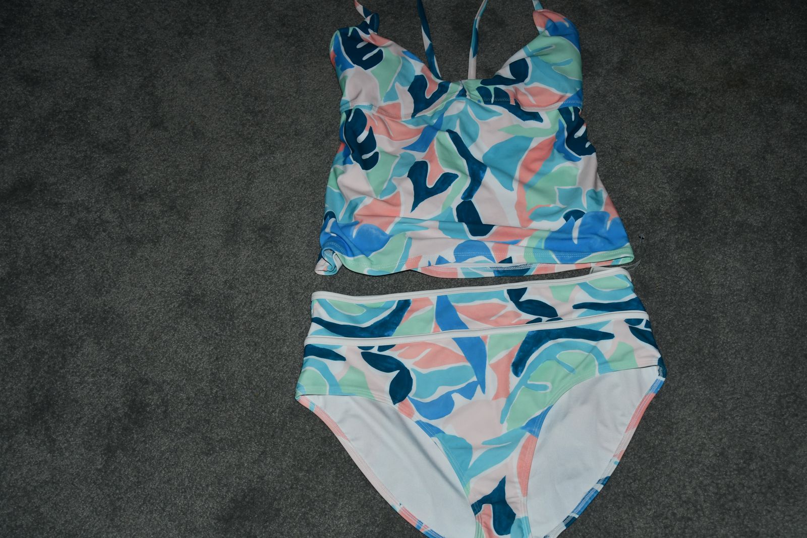 NWT WOMEN'S 2 PIECE SWIMSUIT ~ OLD NAVY ~ SIZE XL ~ PADDED ~ MULTI COLOR ~ CUTE!