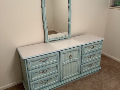 Nice children’s Bedroom set.