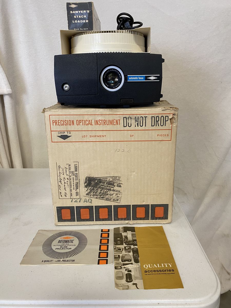 Vintage Sawyer’s Rotomatic 727 AQ Slide Projector – Works – Box & Accessories