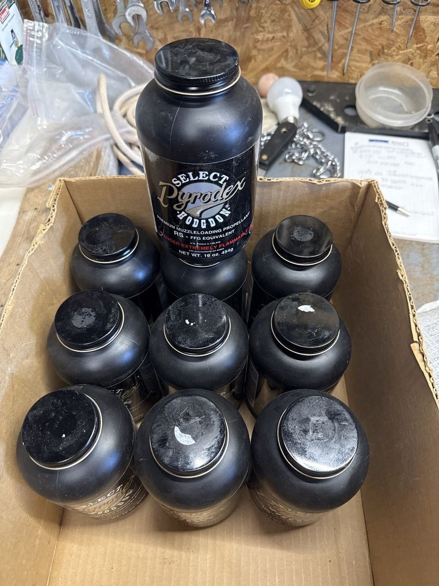 Hodgdon Pyrodex Select Muzzleloading Propellant RS FFg Equivalent 16 oz Containers