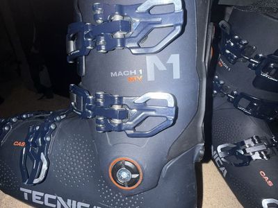 Tecnica Mach1 MV Ski Boots - Black/Orange.
