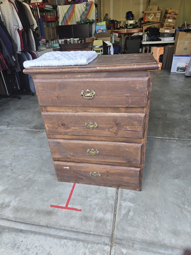 vintagr solid wood chest of drawers.