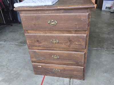 vintagr solid wood chest of drawers.