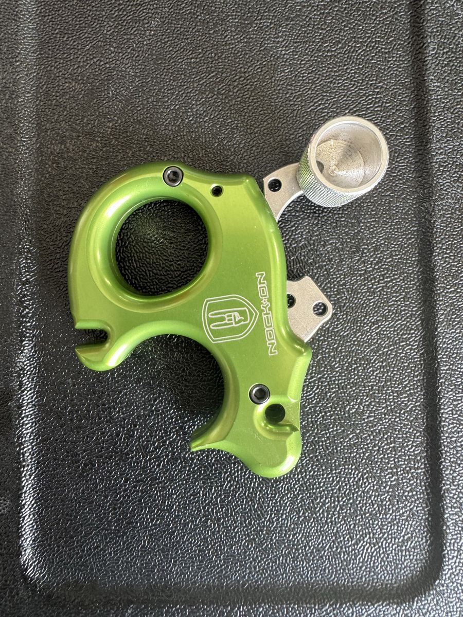 Nock 2 It Archery Release Aid - Green, Used Excellent Condition
