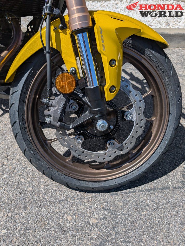 Main image 4
