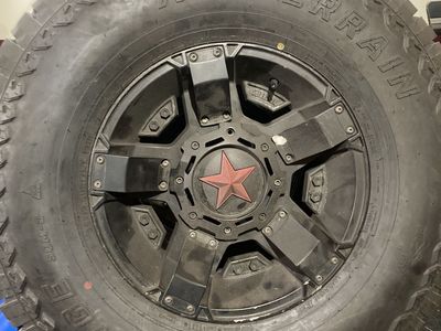 SPARE TIRE AND WHEEL 35X12.50R 17