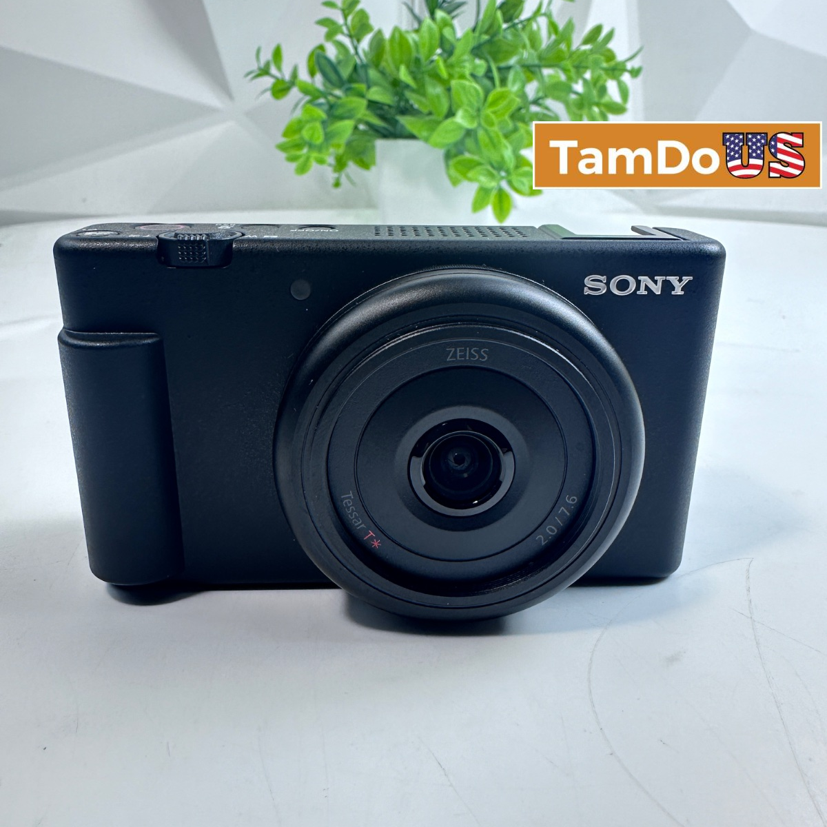 Sony ZV-1F Vlog Camera for Content Creators and Vloggers - Black