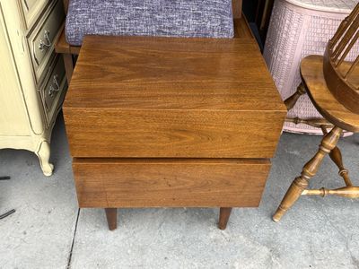 Beautiful PAIR of vintage Mid Century Modern nightstands MCM by American of Martinsville