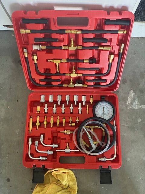 Fuel pressure test kit -Betooll