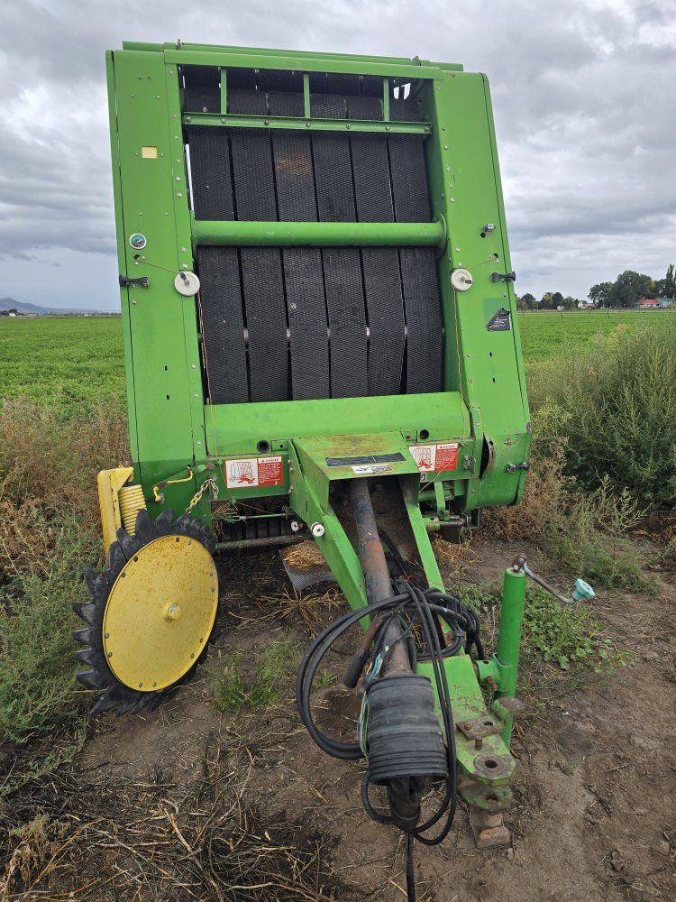 John Deere 435 Round Baler Farm Equipment