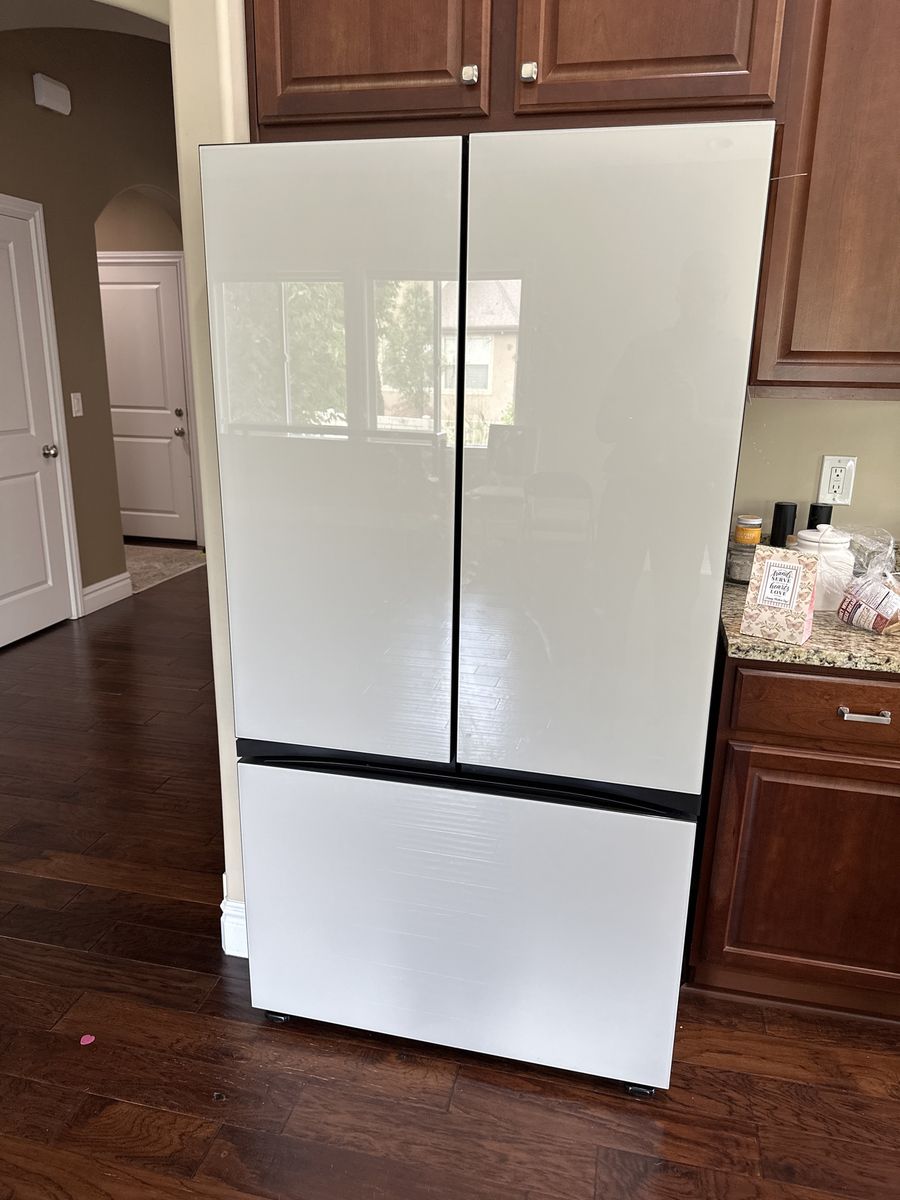 Samsung Bespoke RF30BB660012 French Door Refrigerator - White Glass, Beverage Center, Dual Ice Maker