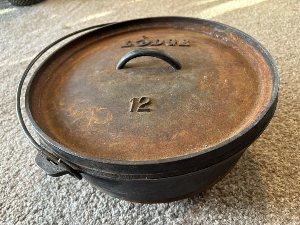 Lodge Cast Iron Dutch Oven