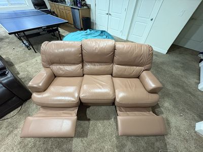 72” Pegar Furniture Leather taupe reclining sofa $250 cash/venmo in Draper