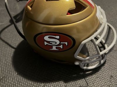 Scentsy NFL San Francisco 49ers Football Helmet Electric Wax Warmer with Box