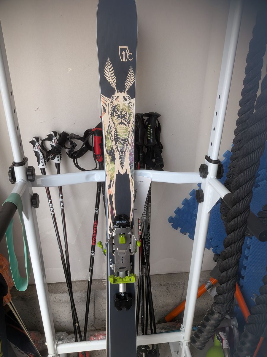 Icelandic Skis