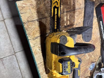 Dewalt 20V XR Brushless 12 in. Chainsaw
