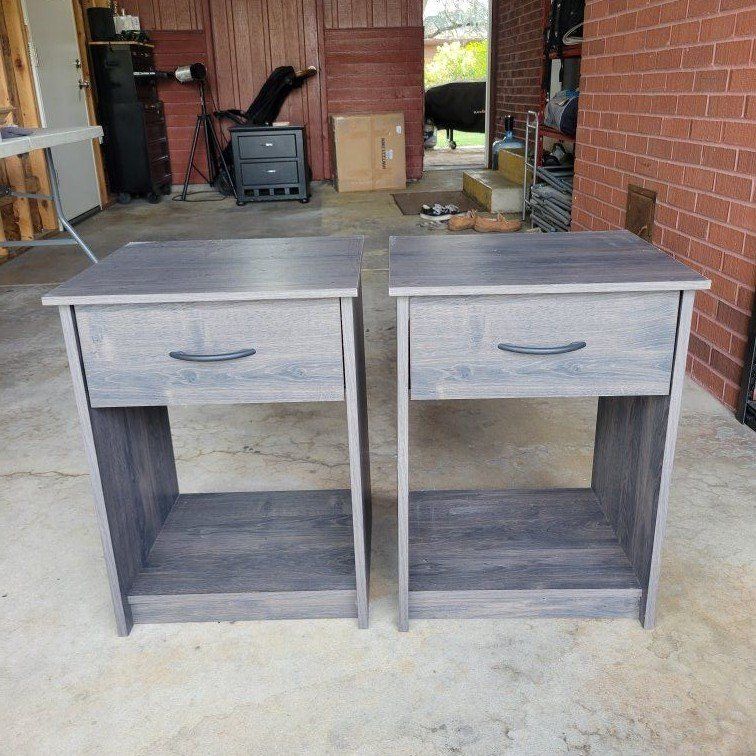 set of 2 nightstands