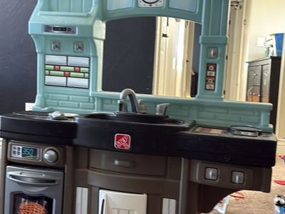 Toy kitchen