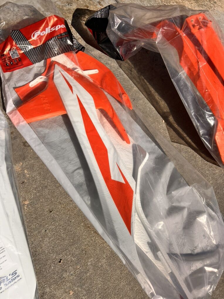 Ktm 450 Side Pannels And Rear Fender New